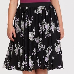 NWT Torrid Black Floral Chiffon Midi Skirt